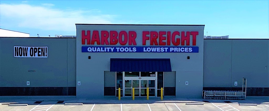 Harbor Freight Tools | 1225 SW Wilshire Blvd, Burleson, TX 76028, USA | Phone: (817) 539-6661