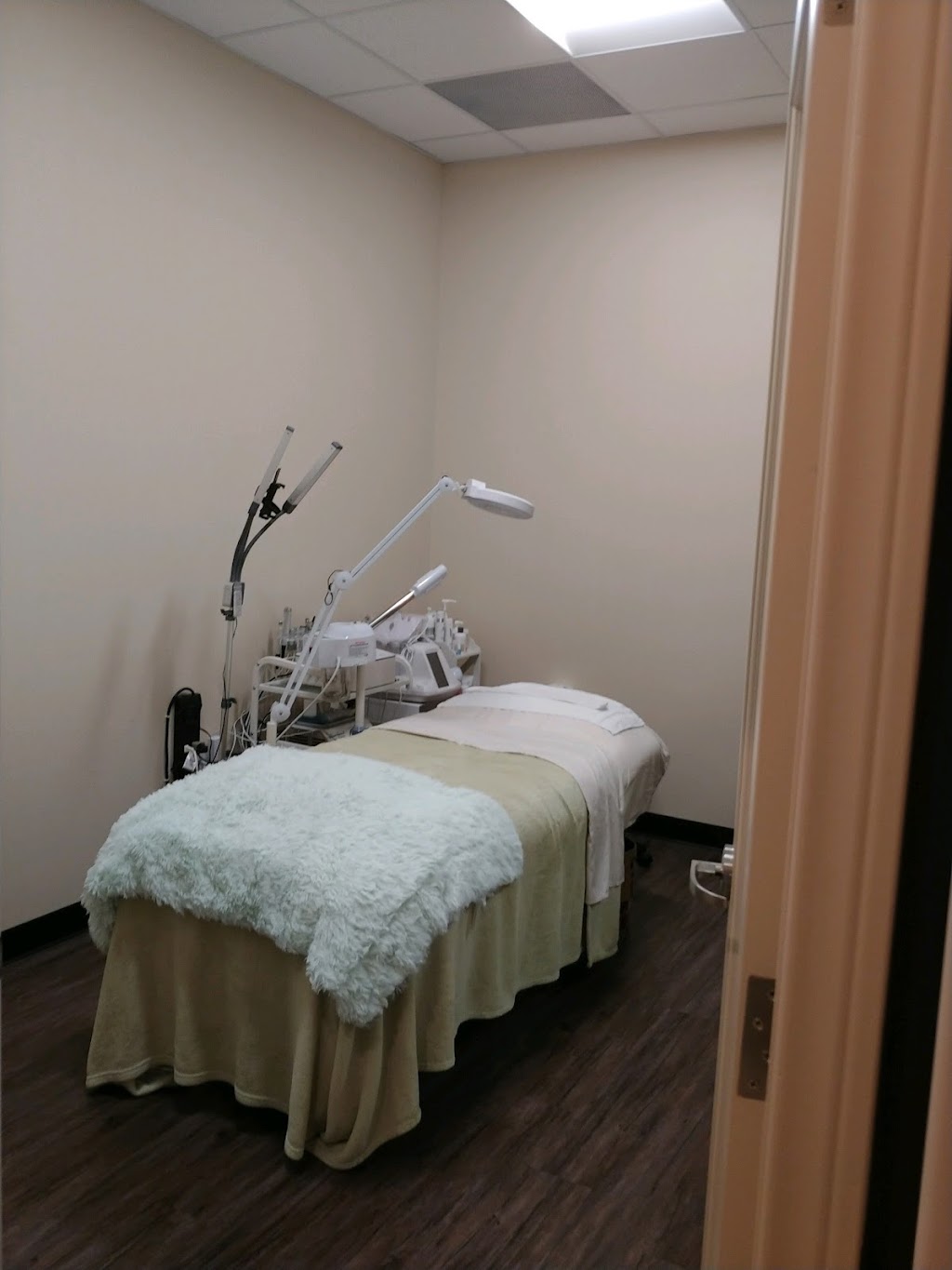 Chantik, Skin and Permanent Makeup | 237 S Diamond Bar Blvd Ste 108, Diamond Bar, CA 91765, USA | Phone: (626) 552-6273