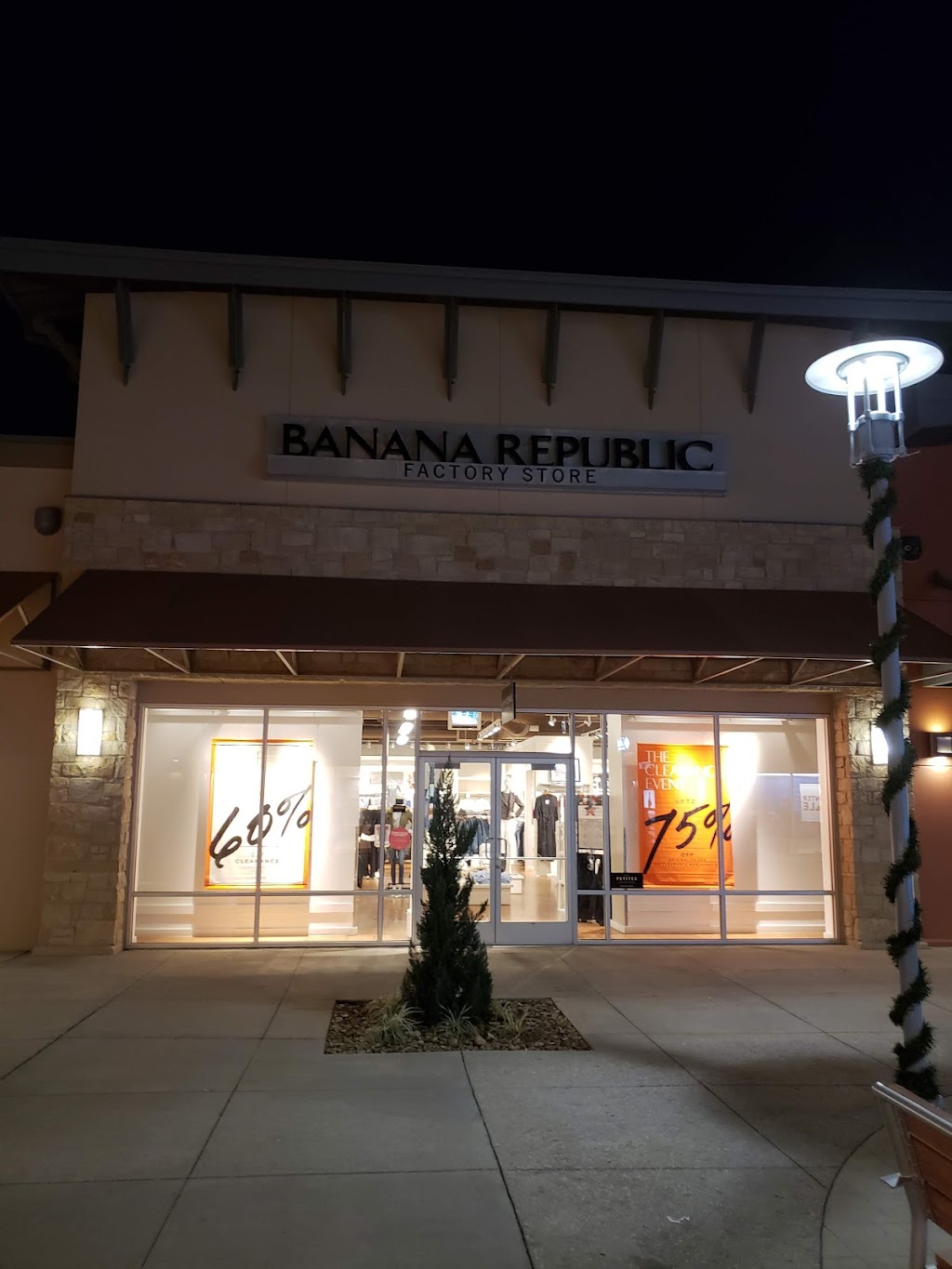 Banana Republic Factory Store | 4401 N Interstate Hwy 35 Suite 599, Round Rock, TX 78664, USA | Phone: (512) 869-5539