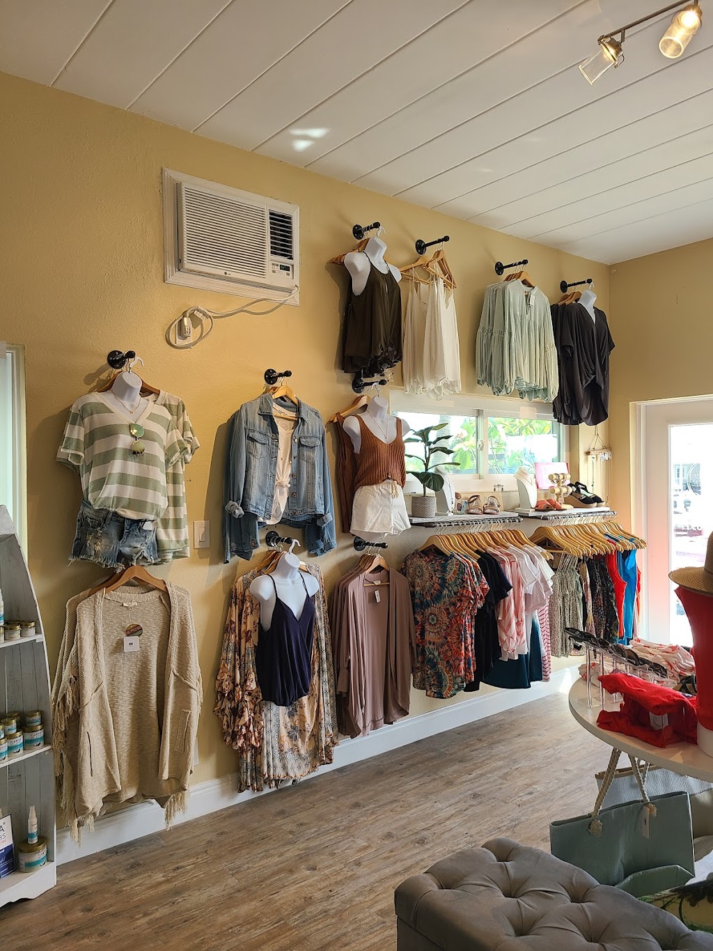 Beachside Boutique Co. | 17725 Gulf Blvd, Redington Shores, FL 33708 | Phone: (727) 430-6917