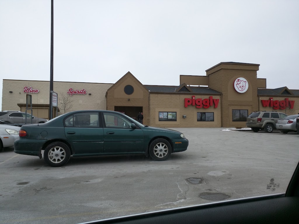 Piggly Wiggly | 1234 WI-175, Hubertus, WI 53033, USA | Phone: (262) 628-1180