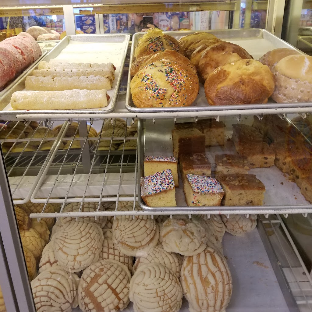 Panaderia Lupita | 490 N Adams St, Dixon, CA 95620, USA | Phone: (707) 678-0406