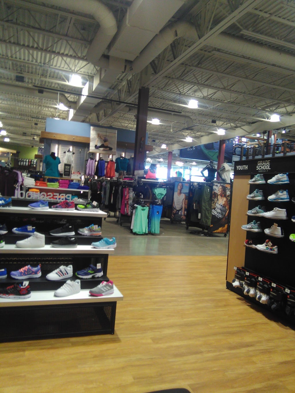 DICKS Sporting Goods | 8292 Tamarack Village, Woodbury, MN 55125, USA | Phone: (651) 731-0200