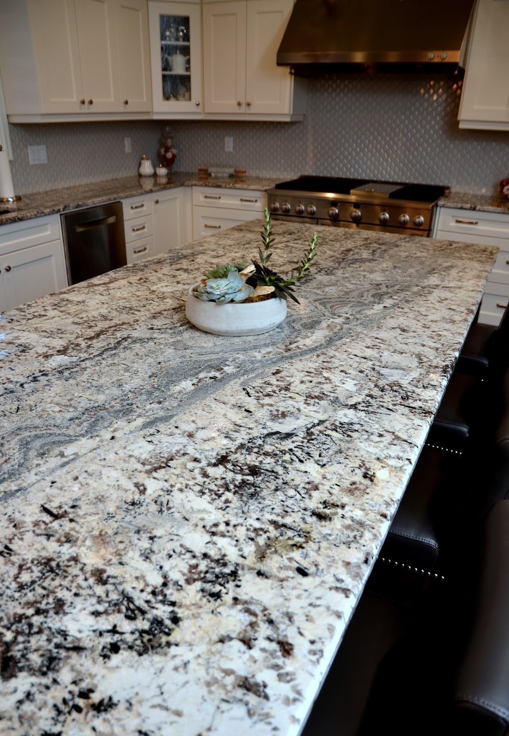 Universal Marble & Granite | 3325 County Rd 42, Windsor, ON N8V 0A5, Canada | Phone: (519) 966-7300