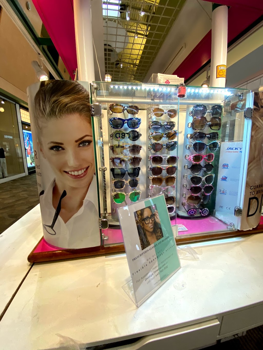 Divalicious Eyewear | 7000 Arundel Mills Cir, Hanover, MD 21076, USA | Phone: (443) 702-7532