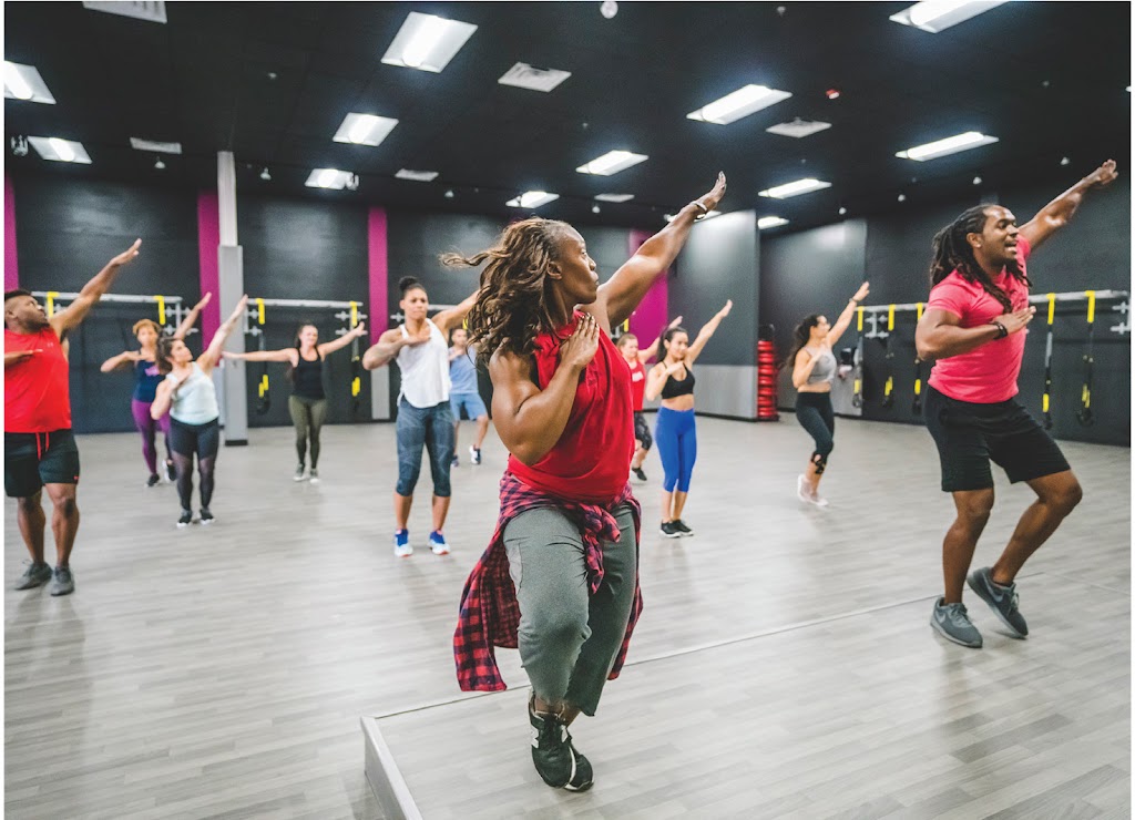 Crunch Fitness - Riverview | 10615 Big Bend Rd, Riverview, FL 33579, USA | Phone: (813) 488-1118