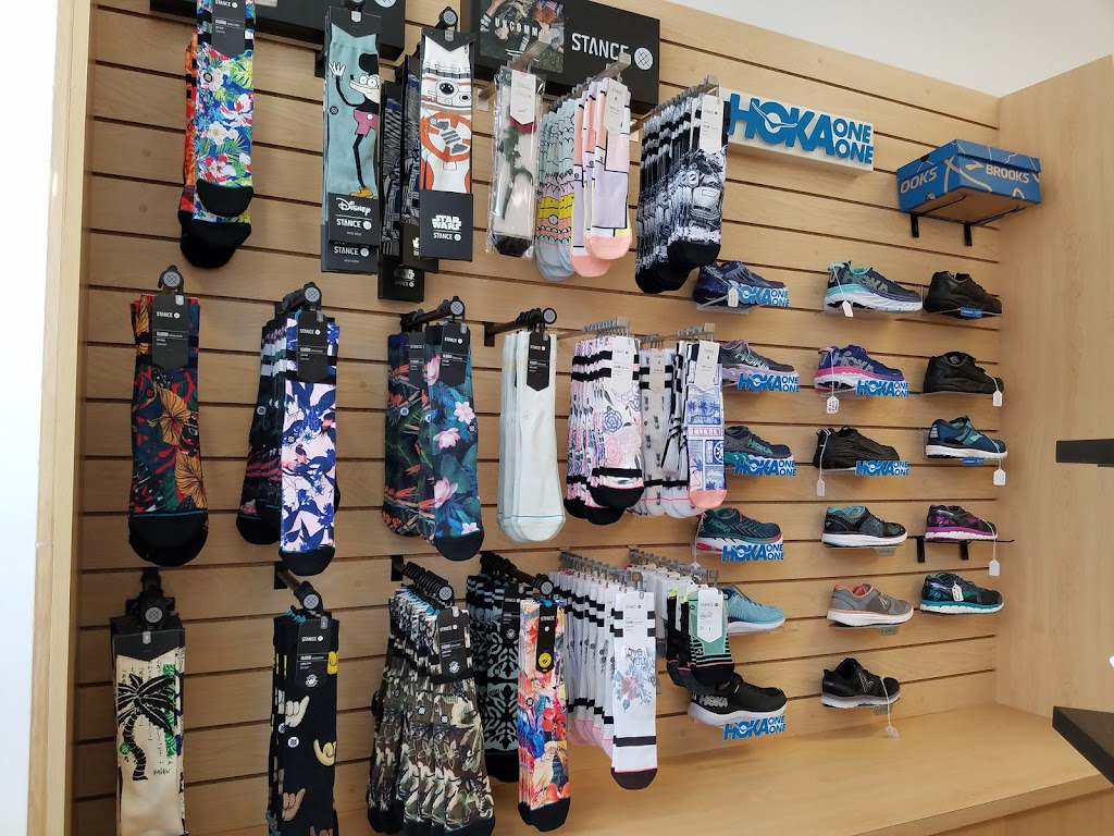 The Ultimate Foot Store | 915431 Kapolei Pkwy Suite 405, Kapolei, HI 96707, USA | Phone: (808) 599-9661