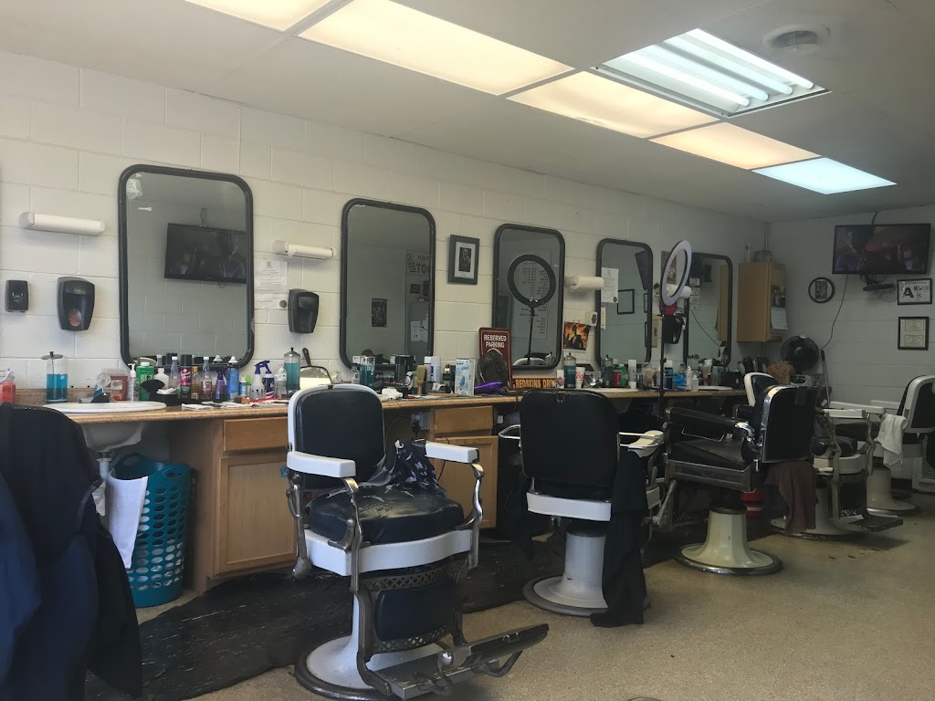 Monique’s Barber Shop | 116 E Main St, Garner, NC 27529, USA | Phone: (919) 773-1400