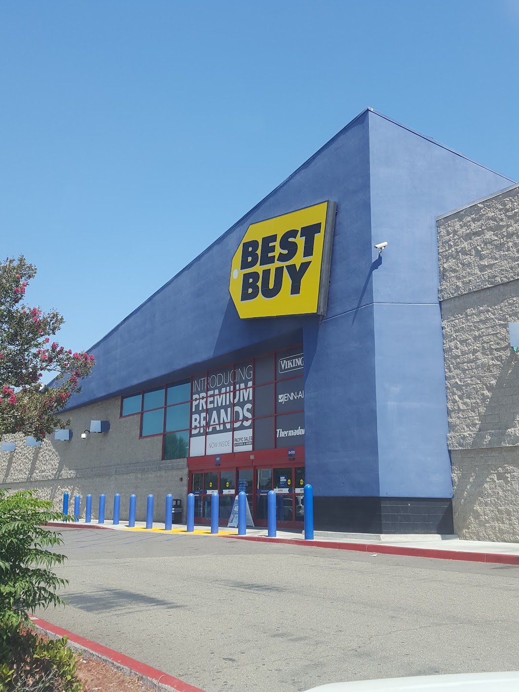 Best Buy | 888 Harriman Pl, San Bernardino, CA 92408, USA | Phone: (909) 885-4049