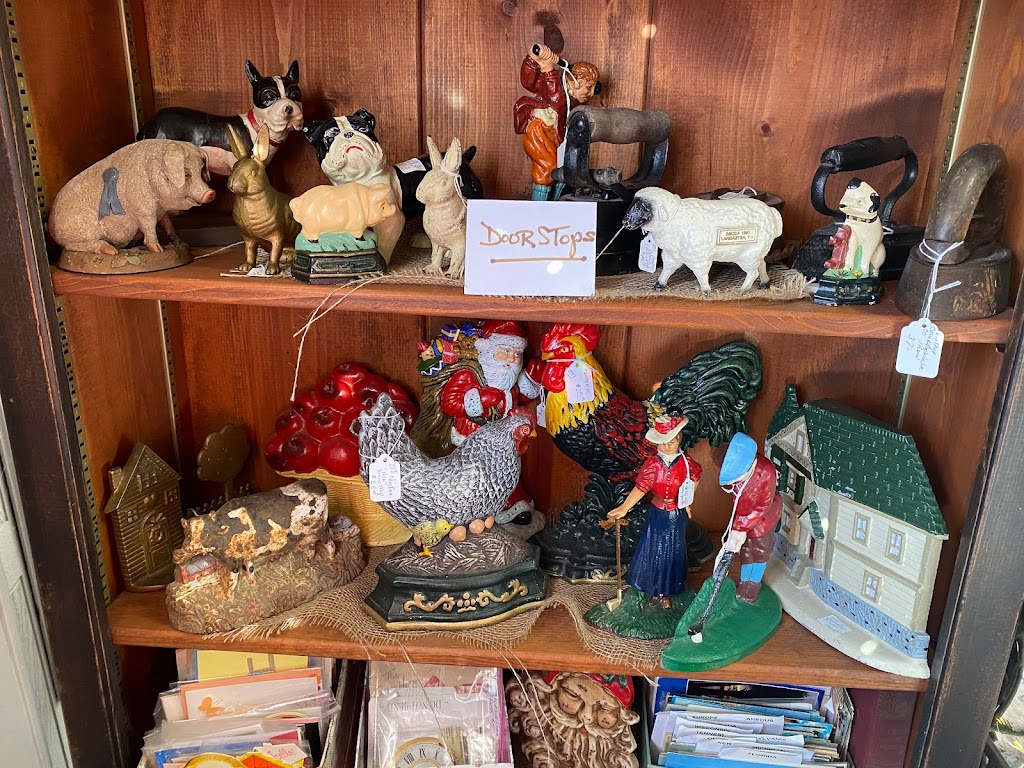 Pollyannas Antiques | 287 North Ave, Mt Clemens, MI 48043, USA | Phone: (586) 231-5474