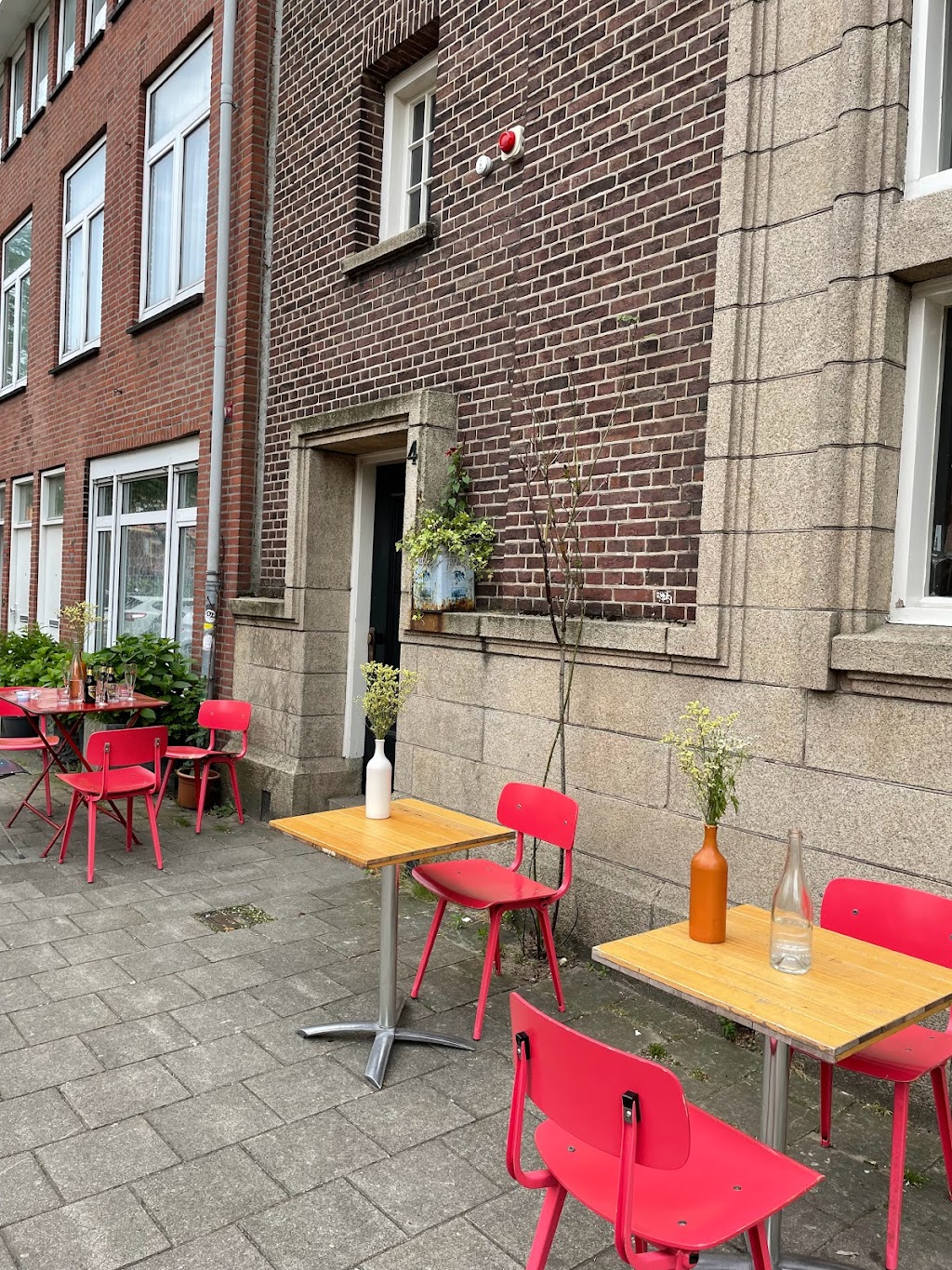 Café Modern | Meidoornweg 2, 1031 GG Amsterdam, Netherlands | Phone: 020 494 0684