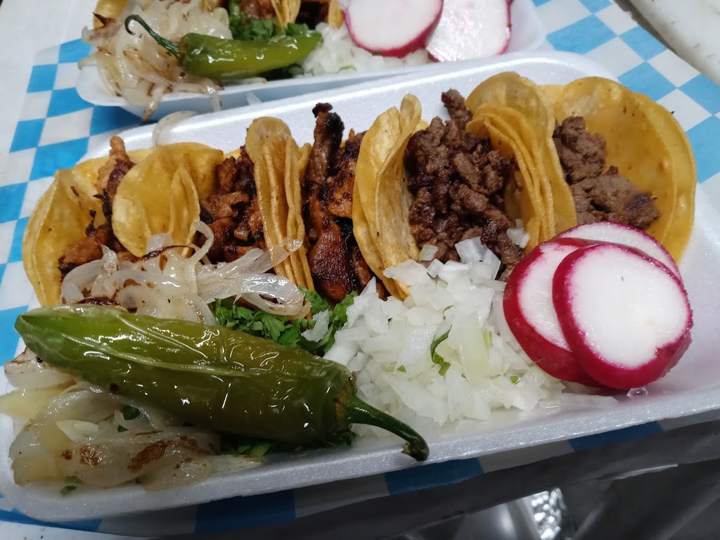 TACOS LOS COMPAS | 4500 TX-97, Pleasanton, TX 78064, USA | Phone: (830) 399-7264