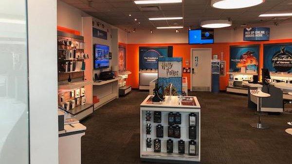 AT&T Store | 100 Menlo Park Space 2545, Edison, NJ 08837, USA | Phone: (732) 635-1501