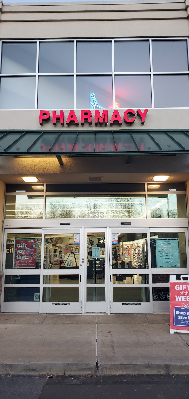 Walgreens | 1333 E Putnam Ave, Riverside, CT 06878, USA | Phone: (203) 637-1496