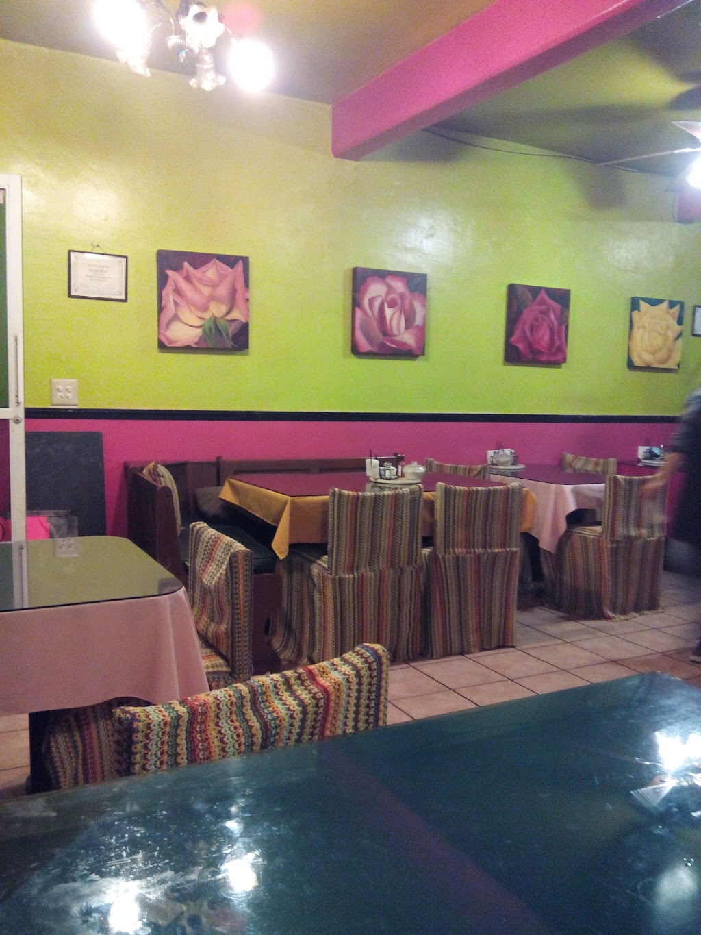 Natys Place Restaurant | Blvd. Popotla 3347, Campo Alfonso, 22710 Rosarito, B.C., Mexico | Phone: 661 613 0822