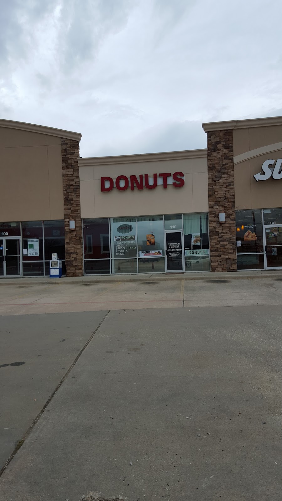 D J Donuts & Pastries | 407 W Eldorado Pkwy #110, Little Elm, TX 75068, USA | Phone: (972) 292-3883