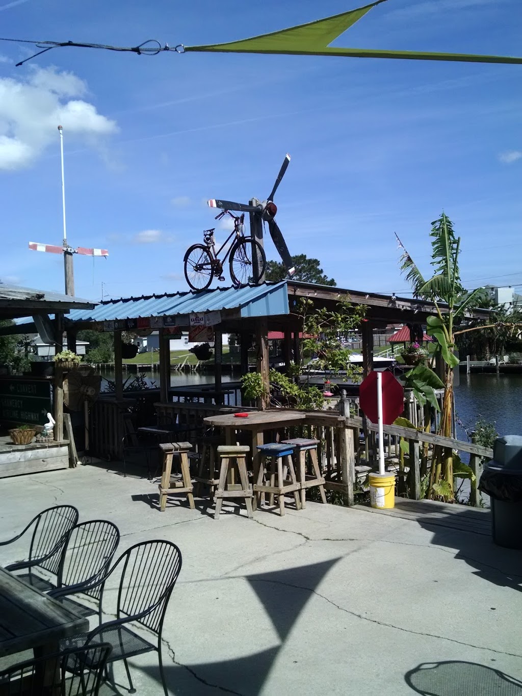 Landing Bar & Grill | 4750 Pontchartrain Dr, Slidell, LA 70458, USA | Phone: (985) 645-9009