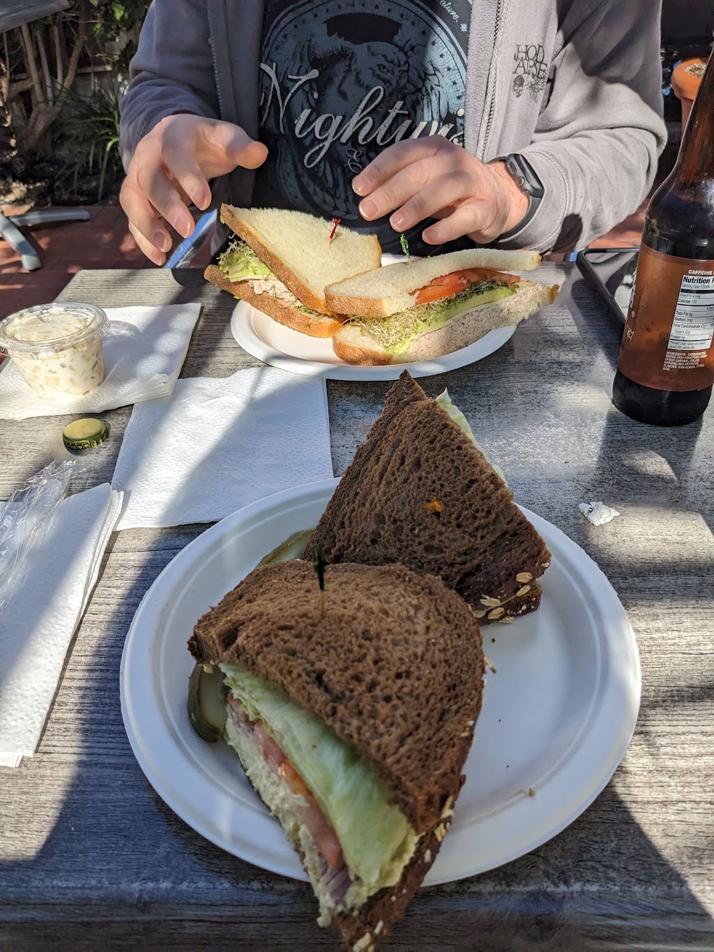 Garys New York Deli | 3309 East Coast Hwy, Corona Del Mar, CA 92625, USA | Phone: (949) 675-2193