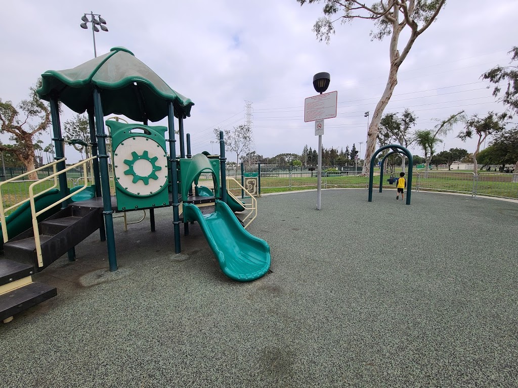 Salt Lake Park | 3401 E Florence Ave, Huntington Park, CA 90255, USA | Phone: (323) 584-6218