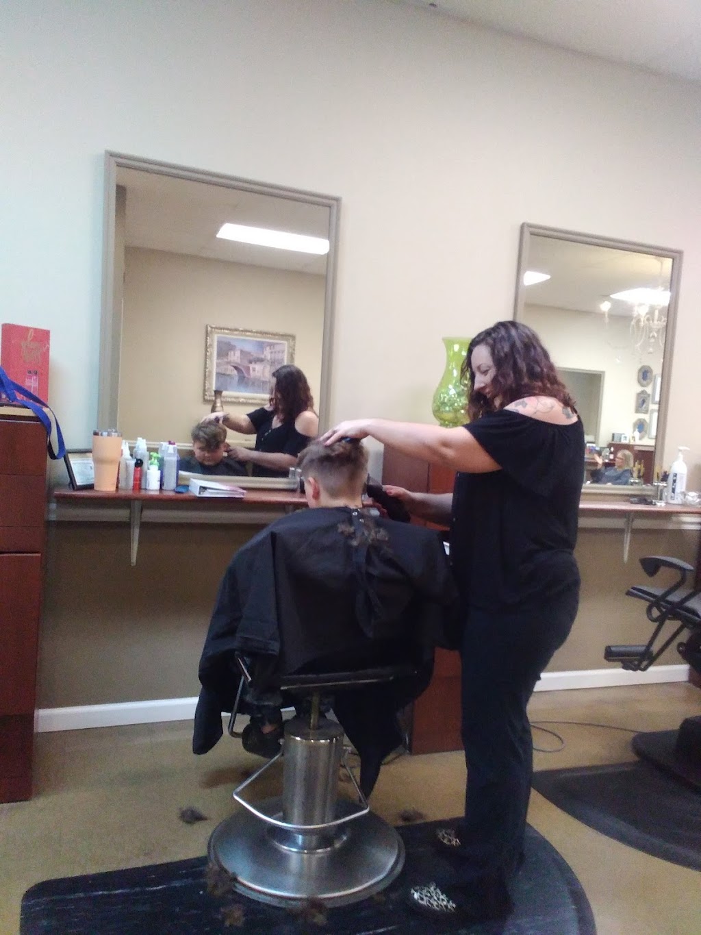 Hairworks Limited | 2205 Fleming Rd, Greensboro, NC 27410, USA | Phone: (336) 662-4333