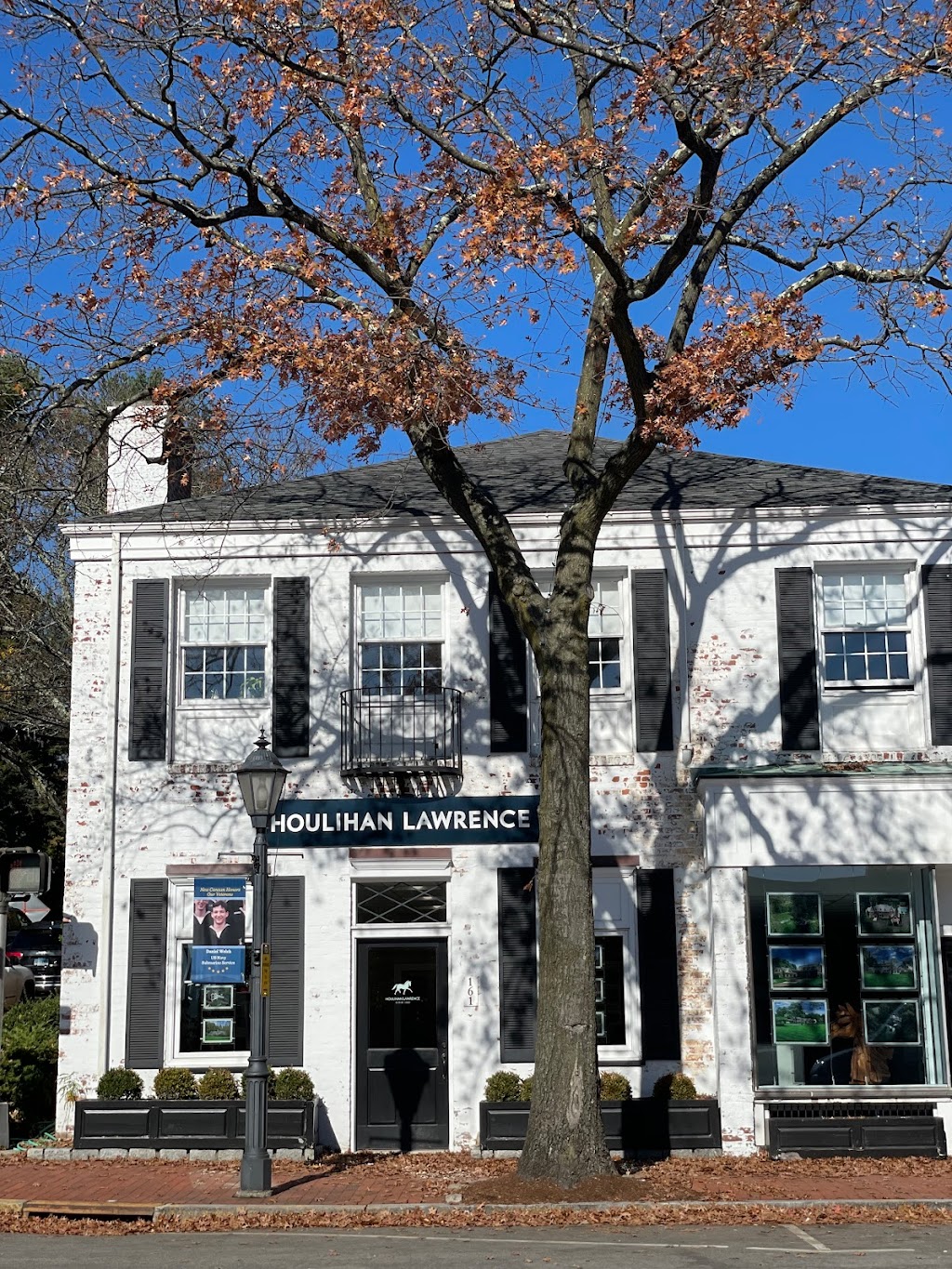 Houlihan Lawrence - New Canaan Brokerage | 161 Elm St, New Canaan, CT 06840, USA | Phone: (203) 966-3507