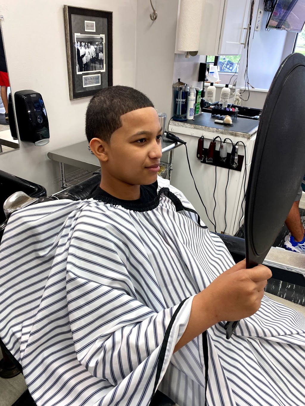 Stansburys Barber Shop | 601 W Main St, Carnegie, PA 15106, USA | Phone: (412) 279-5700