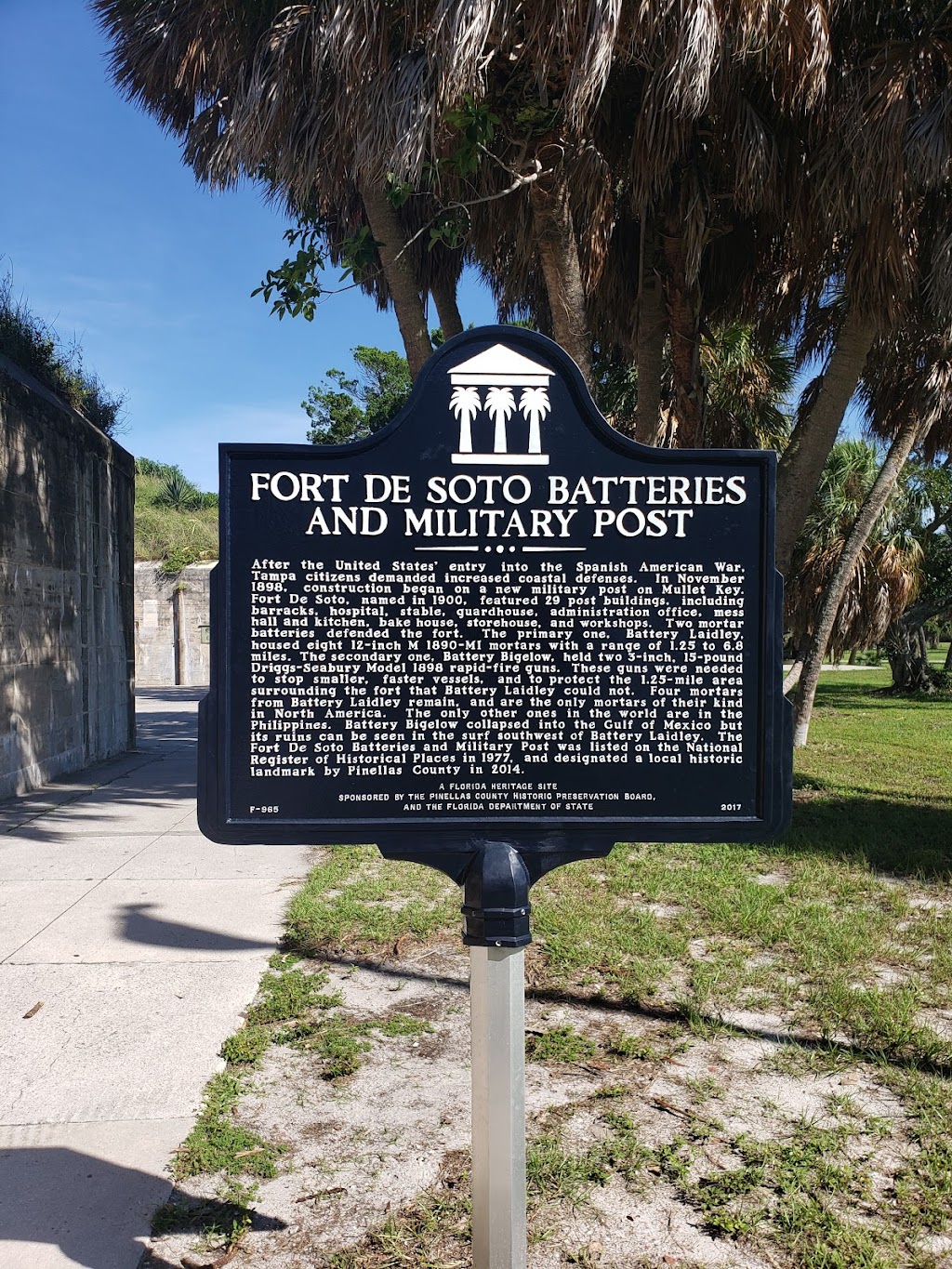 Fort De Soto Dog Park / Beach | St. Petersburg, FL 33715, USA | Phone: (727) 582-2267