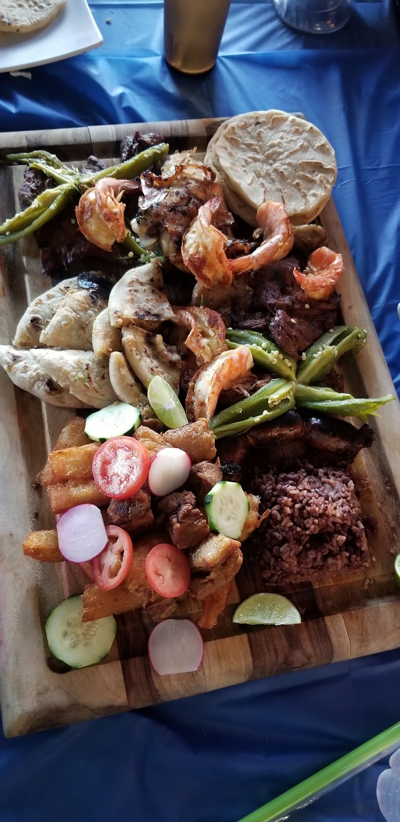 Jaltepeque Restaurant | 6007 Lankershim Blvd #11, North Hollywood, CA 91606, USA | Phone: (818) 508-8995