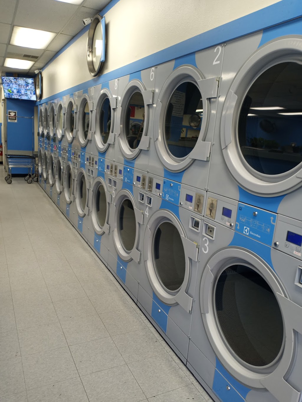 Sea Tacs Best Laundromat | 17730 Ambaum Blvd S, Seattle, WA 98148, USA | Phone: (206) 243-4556