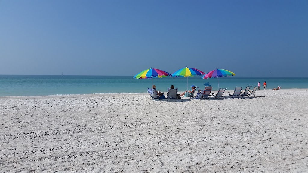 Four Beach Lovers | 2908 Avenue E, Holmes Beach, FL 34217, USA | Phone: (941) 778-1000