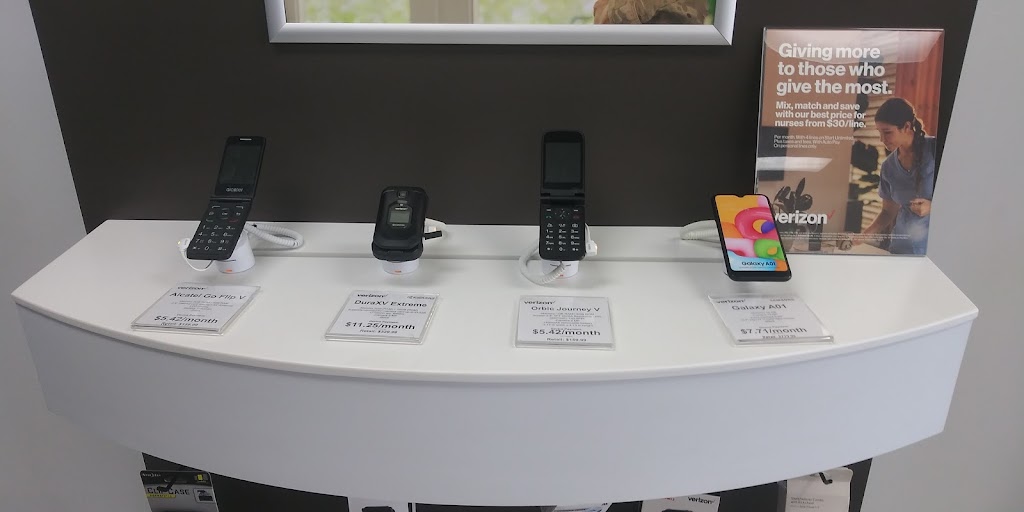 Verizon Authorized Retailer - Russell Cellular | 1019 High Point St, Randleman, NC 27317, USA | Phone: (336) 498-6677