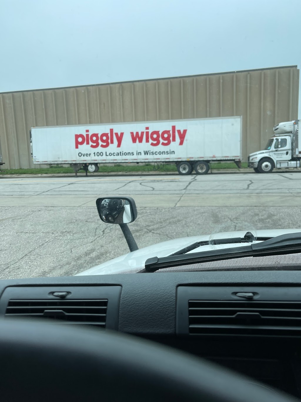 Piggly Wiggly Midwest Distribution Center | 2880 N 112th St, Milwaukee, WI 53222, USA | Phone: (920) 457-4433