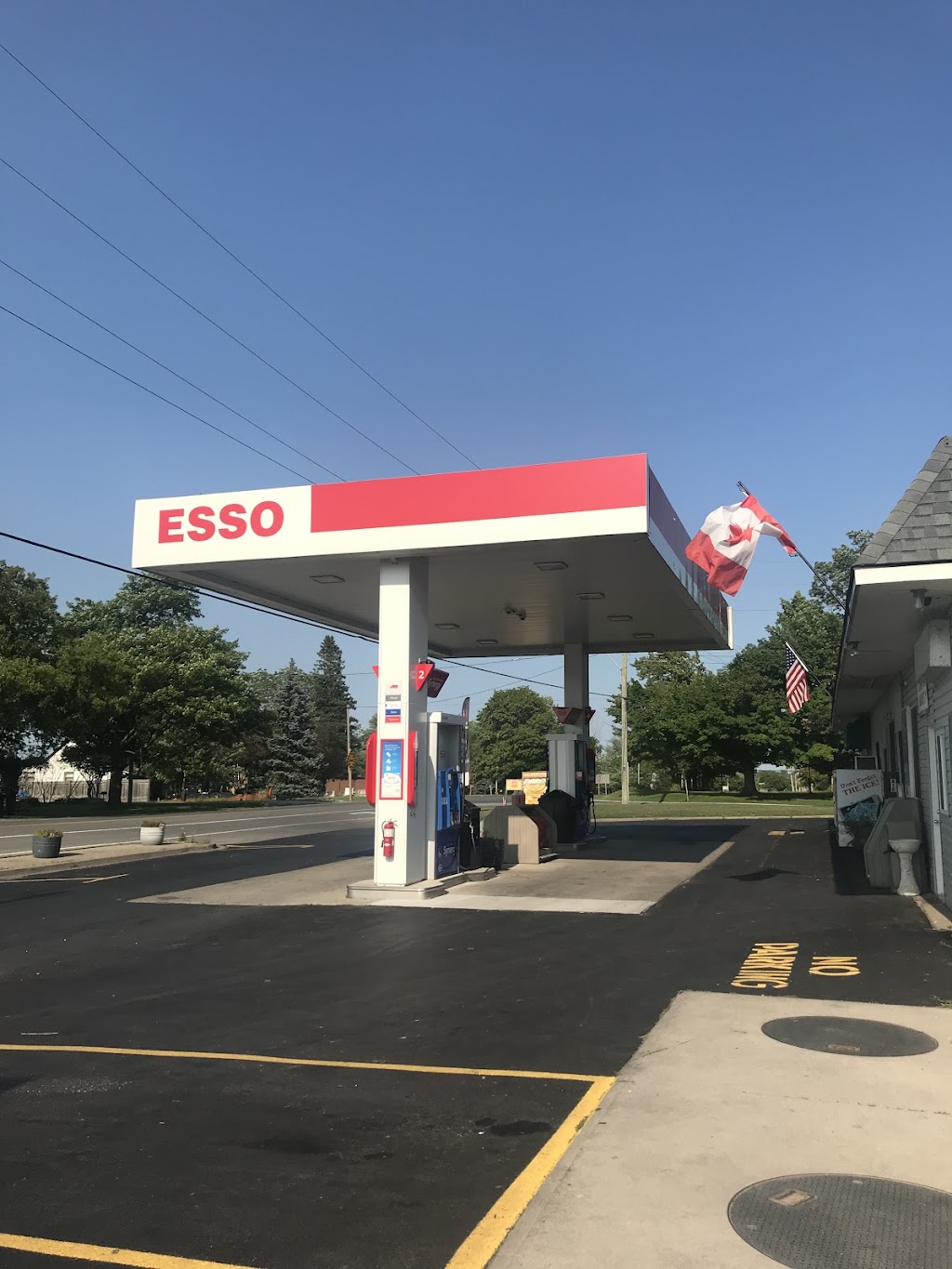 Esso Gas Bar Variety & LCBO Convenience Outlet | 11609 ON-3, Wainfleet, ON L0S 1V0, Canada | Phone: (905) 683-6416