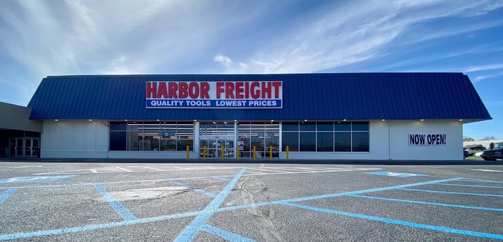 Harbor Freight Tools | 2205 N 6th St Suite 3, Beatrice, NE 68310, USA | Phone: (402) 683-0900