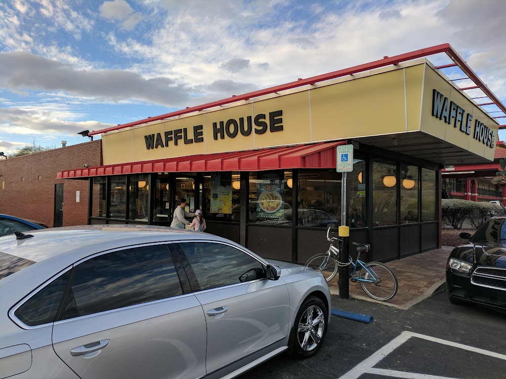 Waffle House | 709 W Starr Pass Blvd, Tucson, AZ 85713, USA | Phone: (520) 792-9393