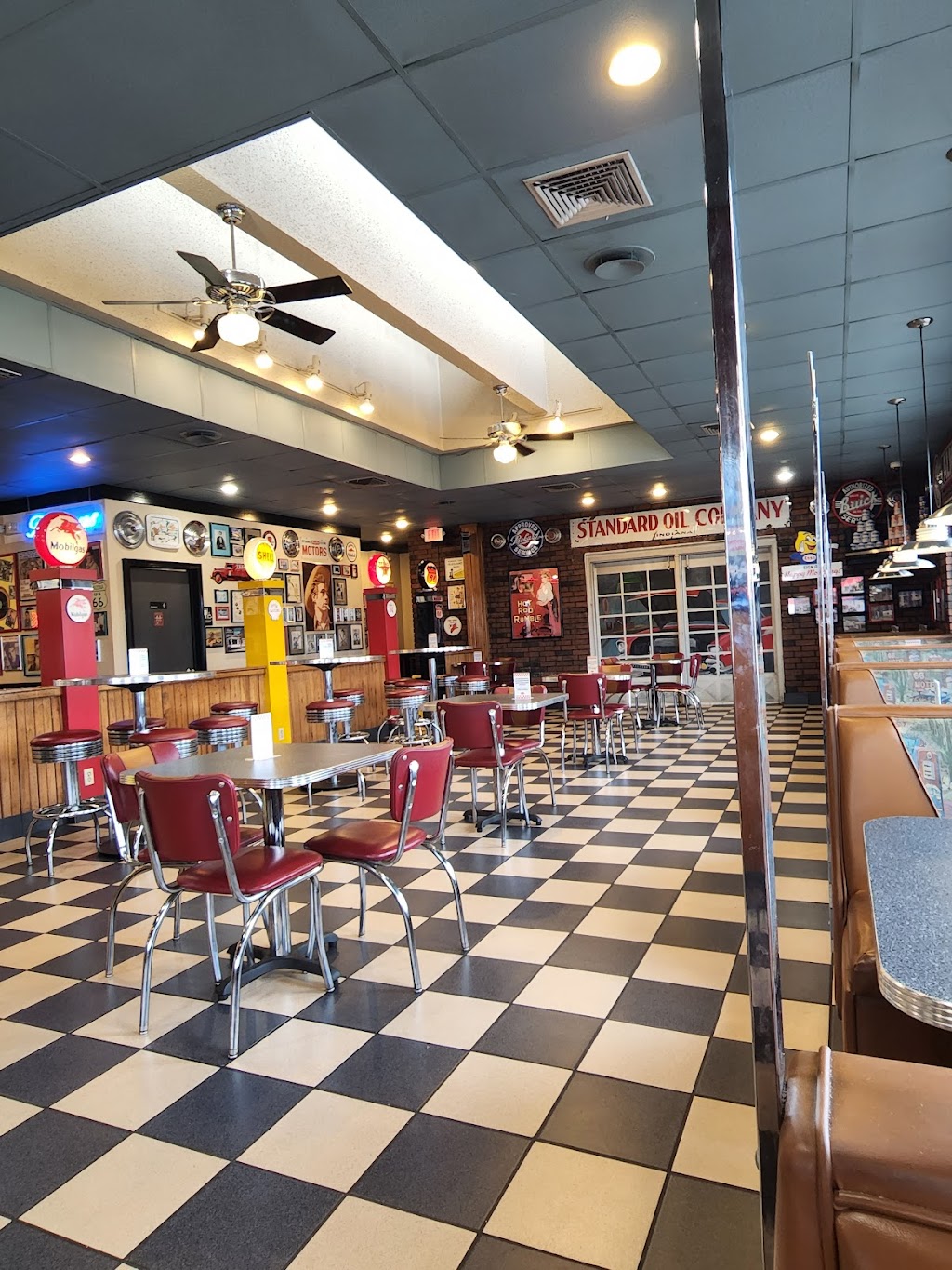 Spangles | 415 S West St, Wichita, KS 67213, USA | Phone: (316) 942-3479