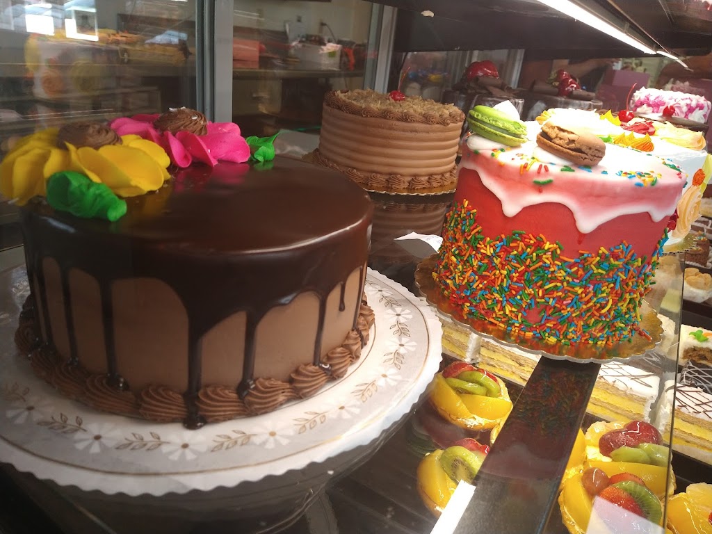 Frenchs Bakery | 24000 Alicia Pkwy Suite 14, Mission Viejo, CA 92691, USA | Phone: (949) 830-9560