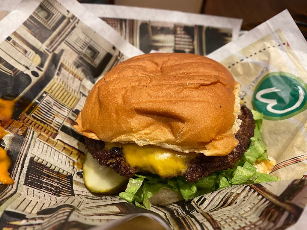 Wahlburgers | 777 Hollywood Blvd, Dayton, OH 45414, USA | Phone: (844) 225-7057