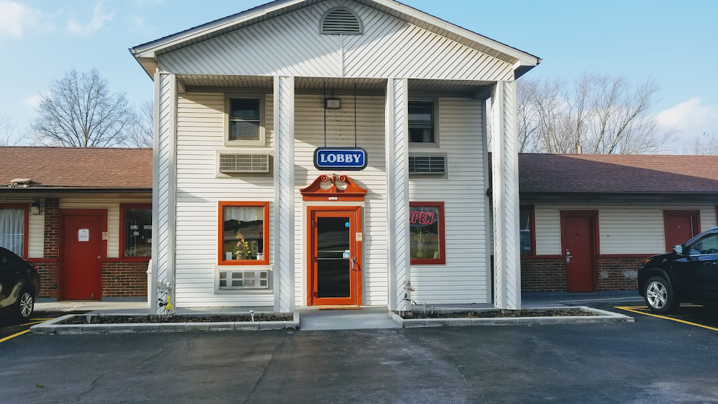 Falls Inn | 4248 State Rte 5, Newton Falls, OH 44444, USA | Phone: (330) 872-0988