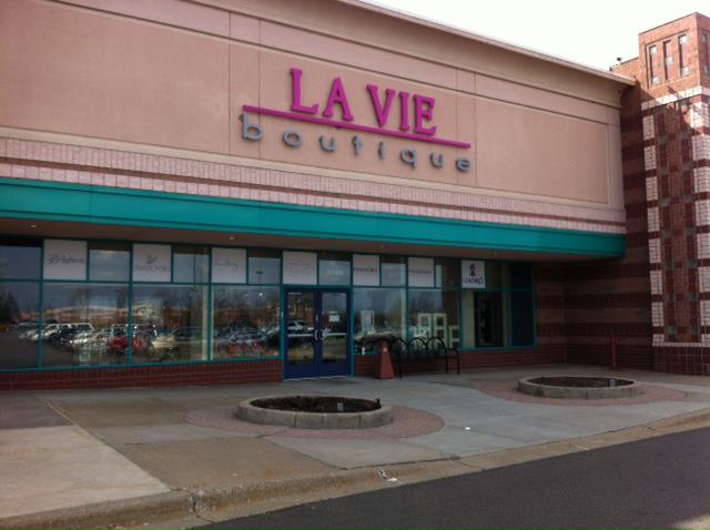 La Vie Boutique | 8306 Tamarack Village #401, Woodbury, MN 55125, USA | Phone: (651) 738-8351