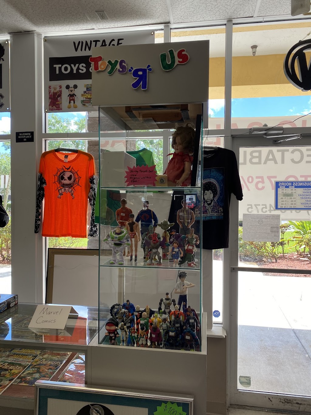 Petruccos Collectibles Outlet | 1541 NW 65th Ave, Plantation, FL 33313, USA | Phone: (954) 873-4575