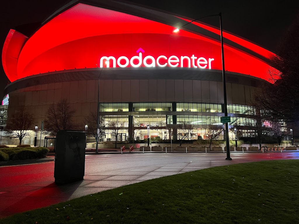 Moda Center | 1 N Center Ct St, Portland, OR 97227, USA | Phone: (503) 235-8771