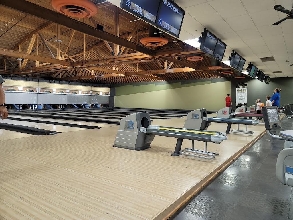 Suburbanite Bowl | 201 W Ogden Ave, Westmont, IL 60559, USA | Phone: (630) 968-2200