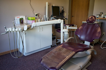 Douglas Hoppe DDS | 1529 Kyle Ave, Eaton Rapids, MI 48827, United States | Phone: (517) 667-7066