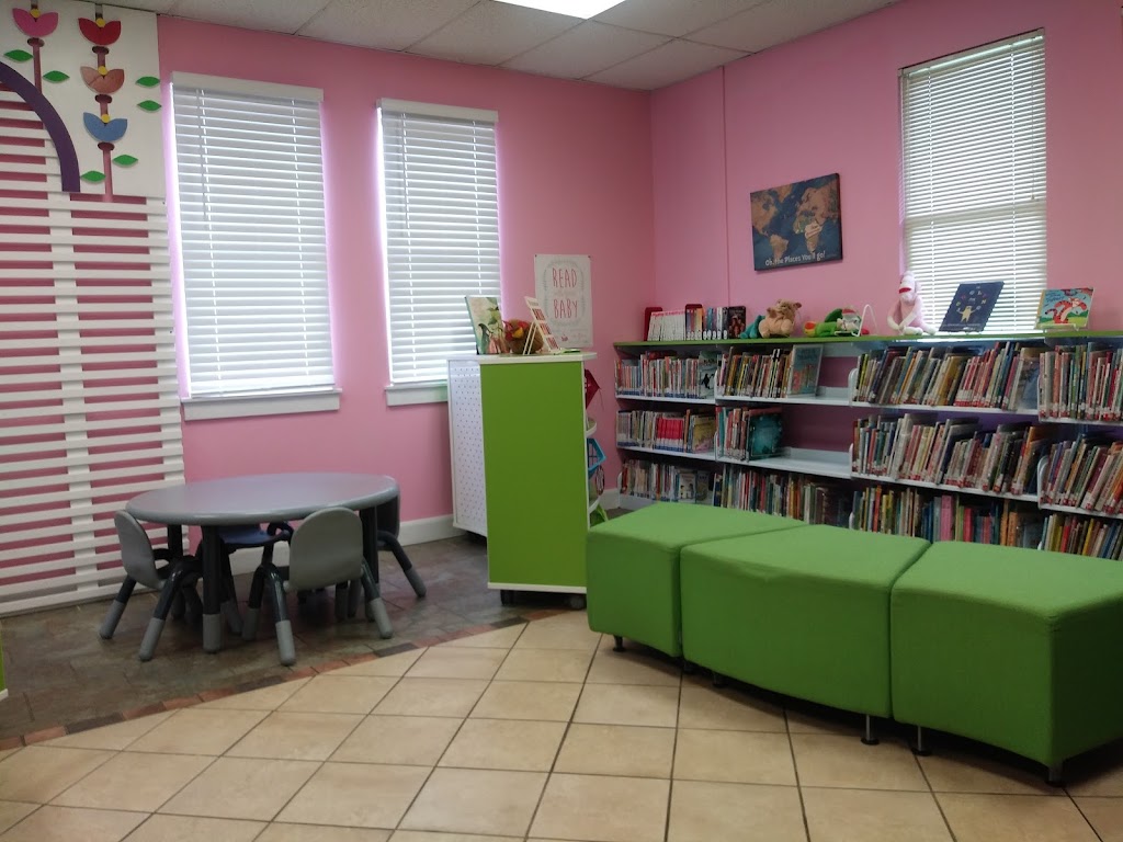 Castroville Public Library | 802 London St, Castroville, TX 78009, USA | Phone: (830) 931-4095