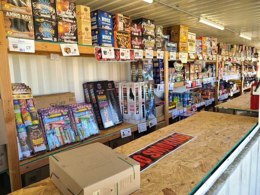 Mc Fireworks Kaufman stand | 10808 Co Rd 124, Kaufman, TX 75142, USA | Phone: (469) 955-4918