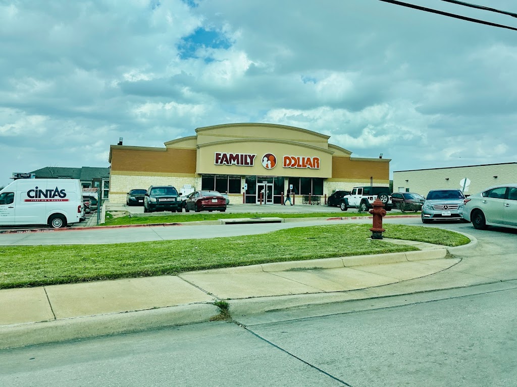 Family Dollar | 2806 NE Green Oaks Blvd, Grand Prairie, TX 75050, USA | Phone: (682) 375-2049