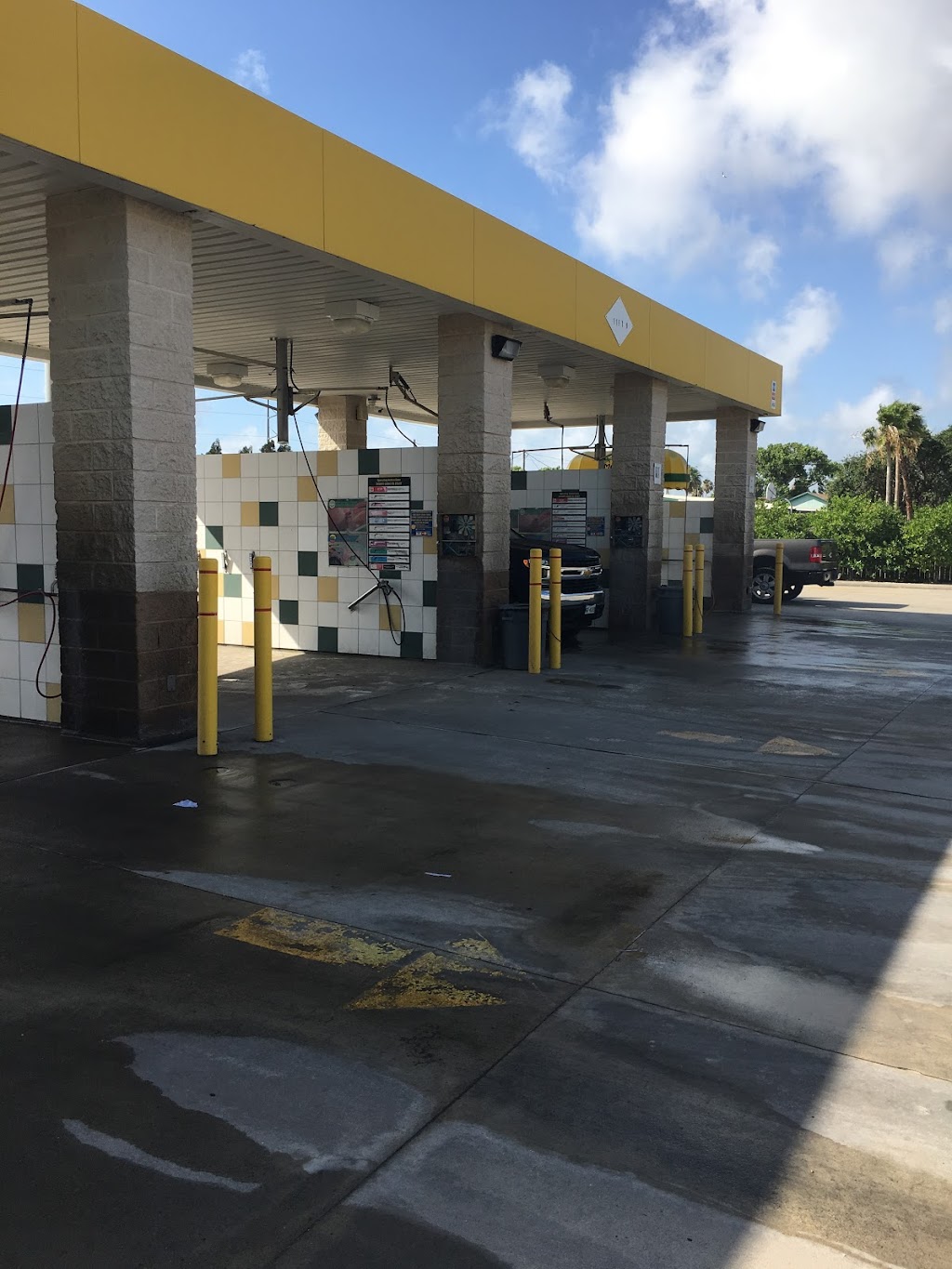 Mango Car Wash | 1529 Waldron Rd, Corpus Christi, TX 78418, USA | Phone: (361) 939-7925