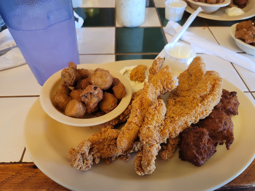 Catfish Haven | 24059 US-377, Whitesboro, TX 76273, USA | Phone: (903) 564-3107