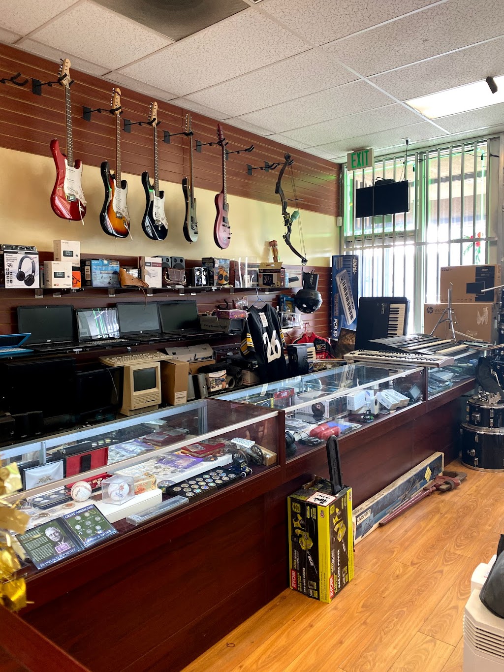 Allright PawnShop | 9044 Woodman Ave, Pacoima, CA 91331, USA | Phone: (818) 892-0278